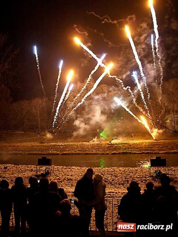 Zdjęcie w galerii na portalu naszraciborz.pl: Nowy rok nad bulwarami wiadomości z regionu