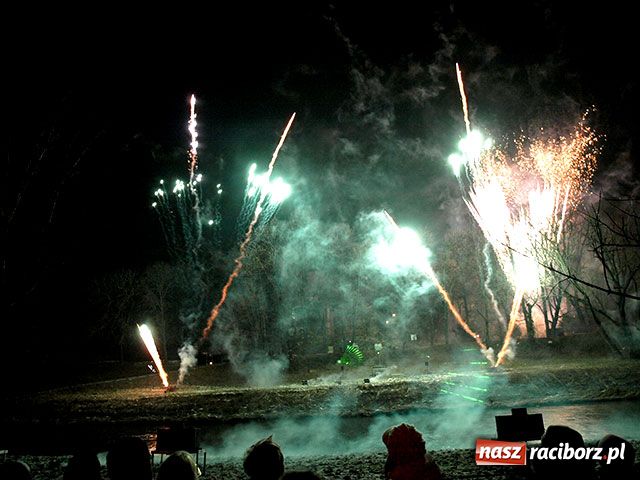 Zdjęcie w galerii na portalu naszraciborz.pl: Nowy rok nad bulwarami wiadomości z regionu