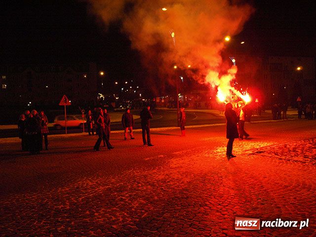 Zdjęcie w galerii na portalu naszraciborz.pl: Nowy rok nad bulwarami wiadomości z regionu
