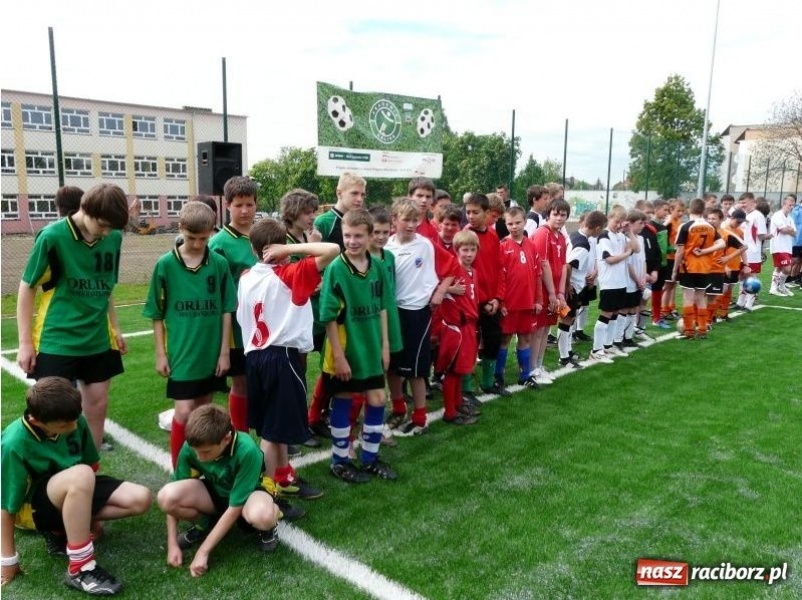 Zdjęcie w galerii na portalu naszraciborz.pl: Otwarcie Orlika w Głubczycach wiadomości z regionu