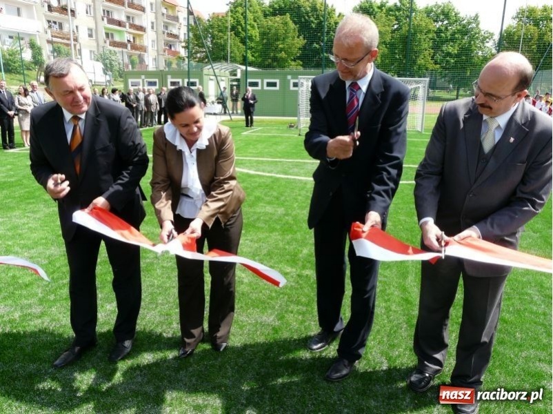 Zdjęcie w galerii na portalu naszraciborz.pl: Otwarcie Orlika w Głubczycach wiadomości z regionu