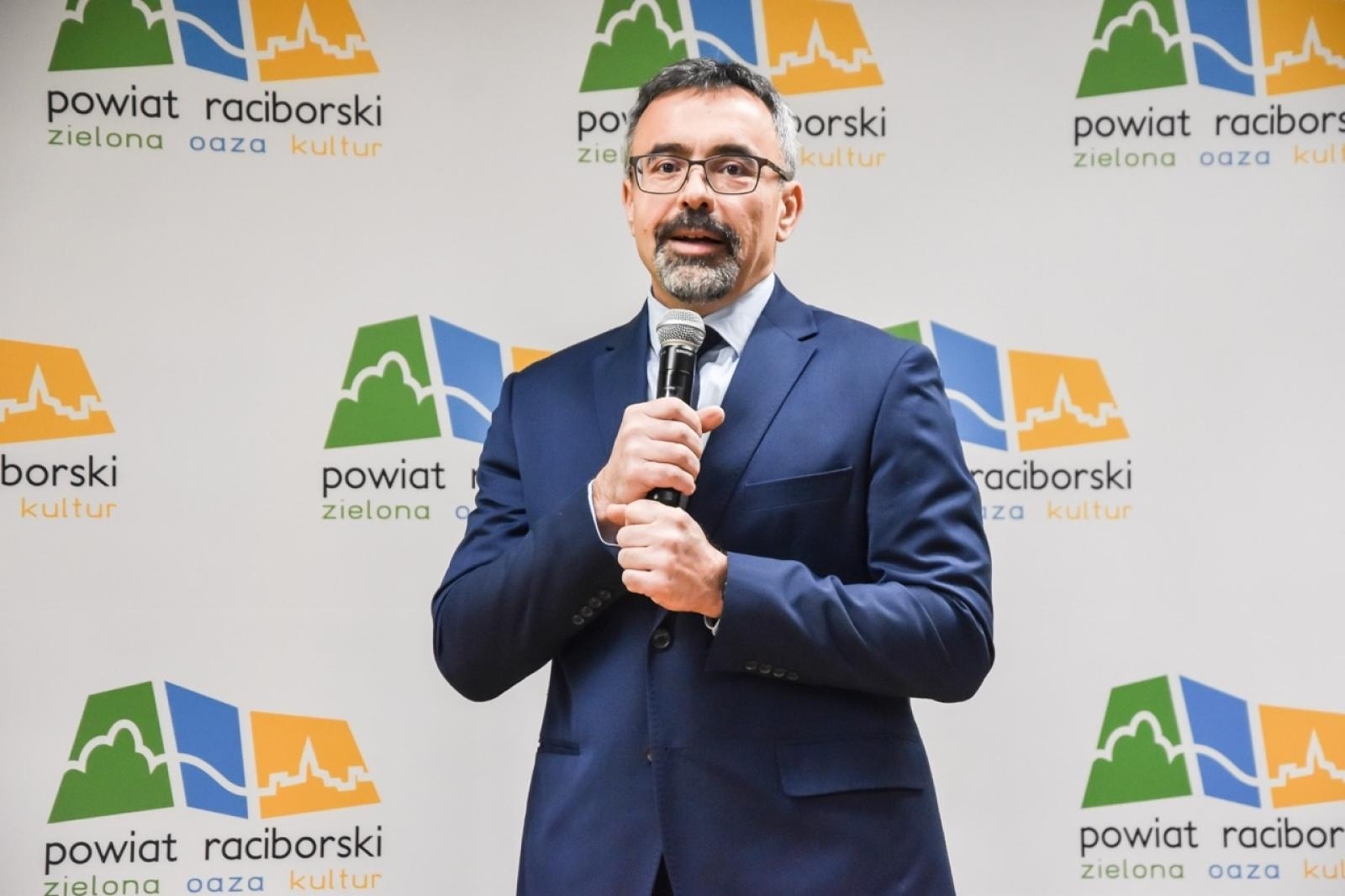 Zdjęcie w galerii na portalu naszraciborz.pl: Konferencja trzech powiatów na Zamku Piastowskim. Rozmowa o przyszłości kształcenia zawodowego wiadomości z regionu