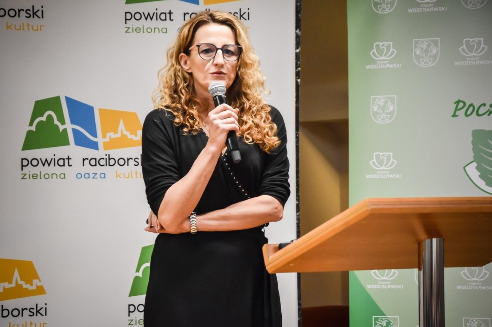 Zdjęcie w galerii na portalu naszraciborz.pl: Konferencja trzech powiatów na Zamku Piastowskim. Rozmowa o przyszłości kształcenia zawodowego wiadomości z regionu