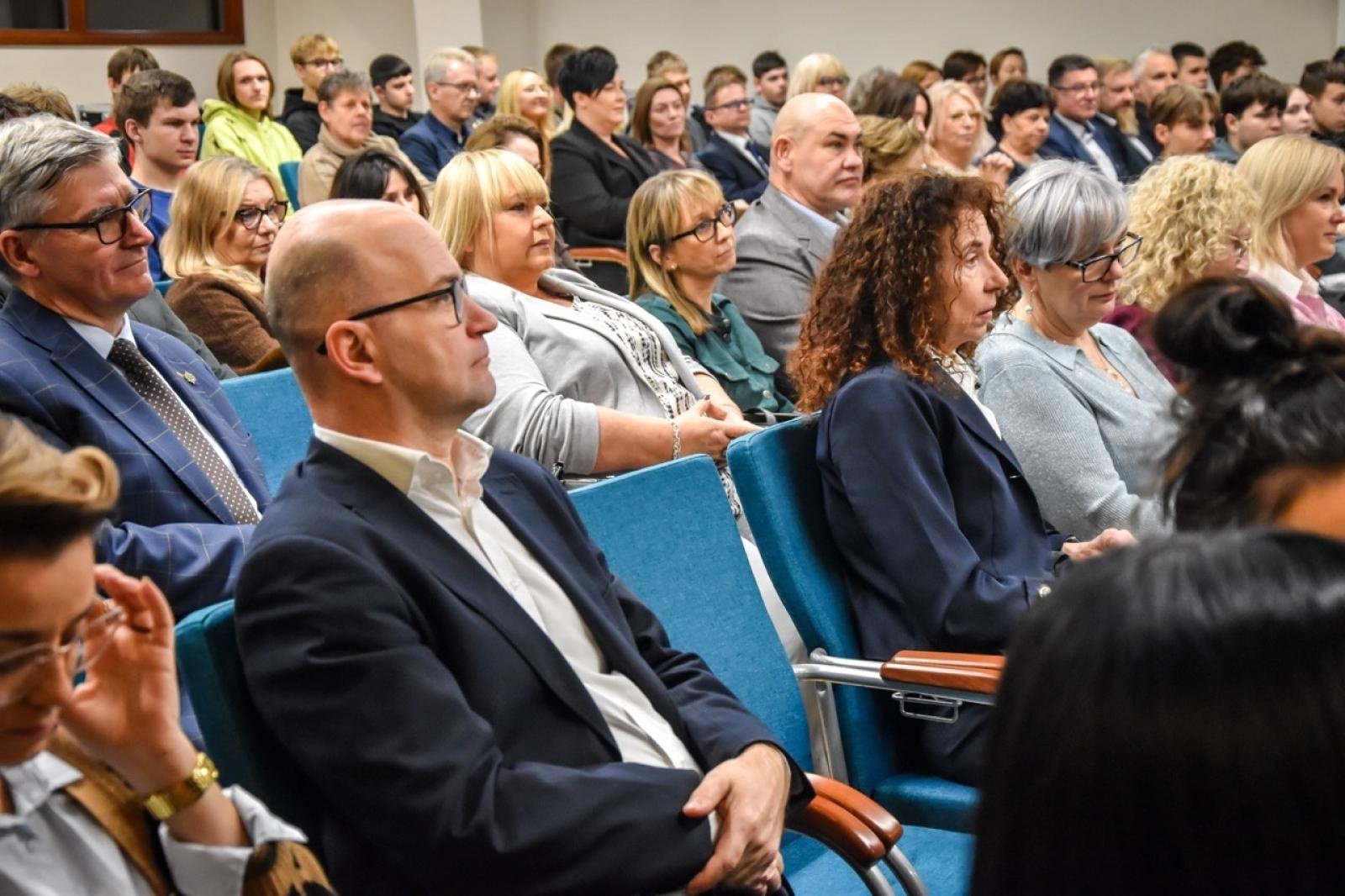 Zdjęcie w galerii na portalu naszraciborz.pl: Konferencja trzech powiatów na Zamku Piastowskim. Rozmowa o przyszłości kształcenia zawodowego wiadomości z regionu