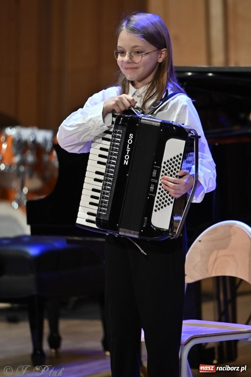 Zdjęcie w galerii na portalu naszraciborz.pl: Koncert charytatywny dla Stasia w Państwowej Szkole Muzycznej już za nami wiadomości z regionu