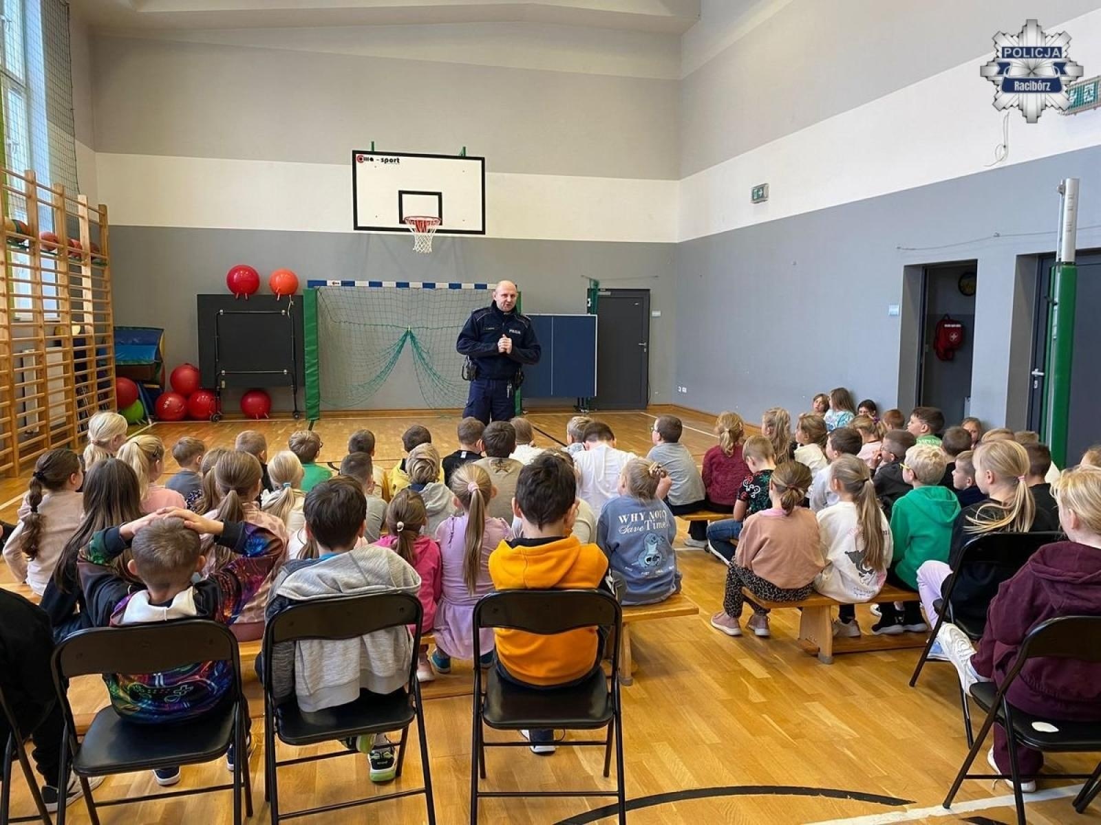 Zdjęcie w galerii na portalu naszraciborz.pl: W Kobyli rozmawiali o bezpieczeństwie wiadomości z regionu