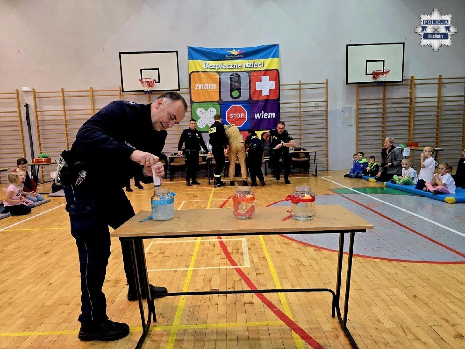 Zdjęcie w galerii na portalu naszraciborz.pl: Znam, wiem, umiem. Konkurs Bezpieczny przedszkolak w PCS wiadomości z regionu