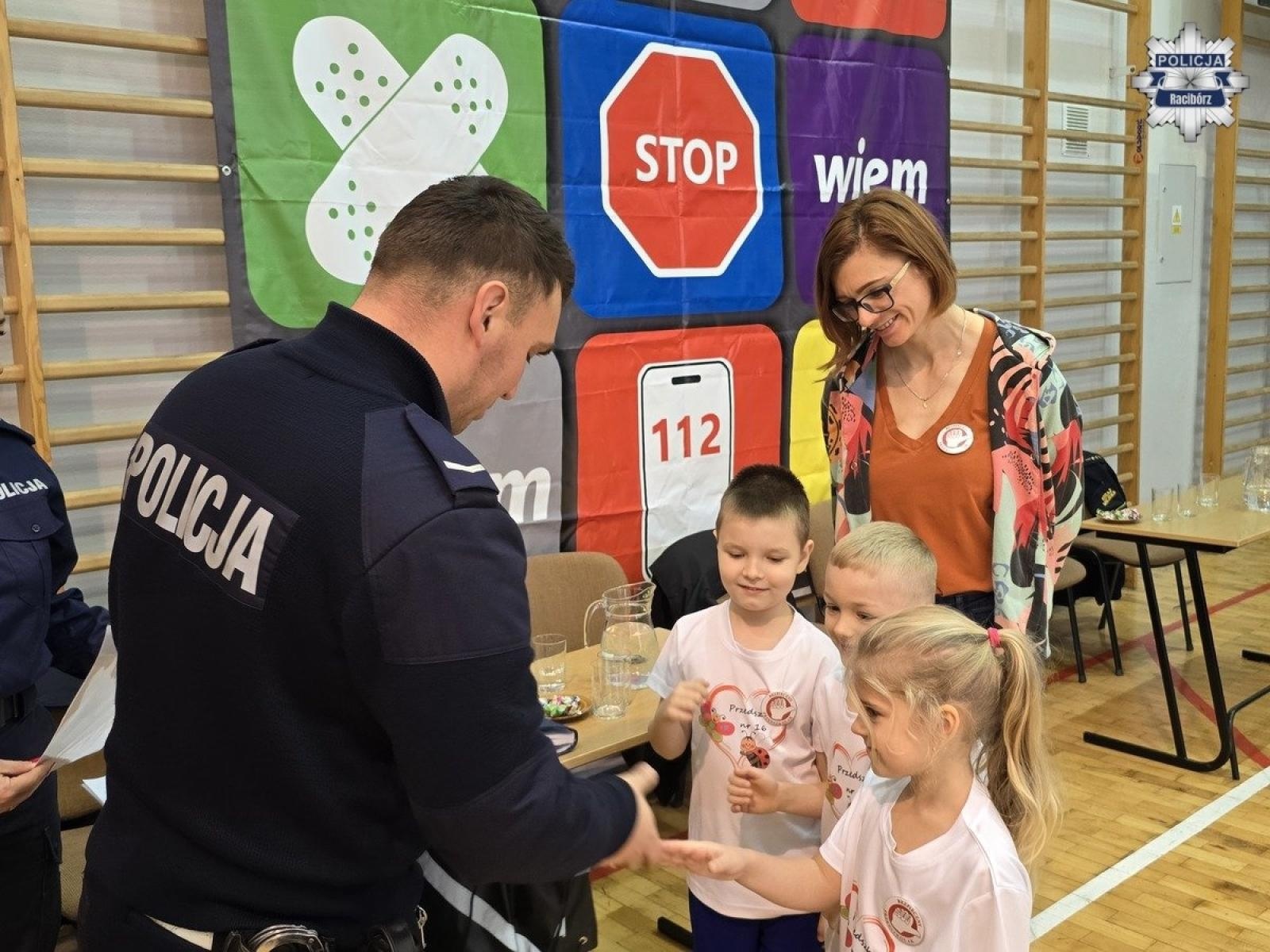 Zdjęcie w galerii na portalu naszraciborz.pl: Znam, wiem, umiem. Konkurs Bezpieczny przedszkolak w PCS wiadomości z regionu