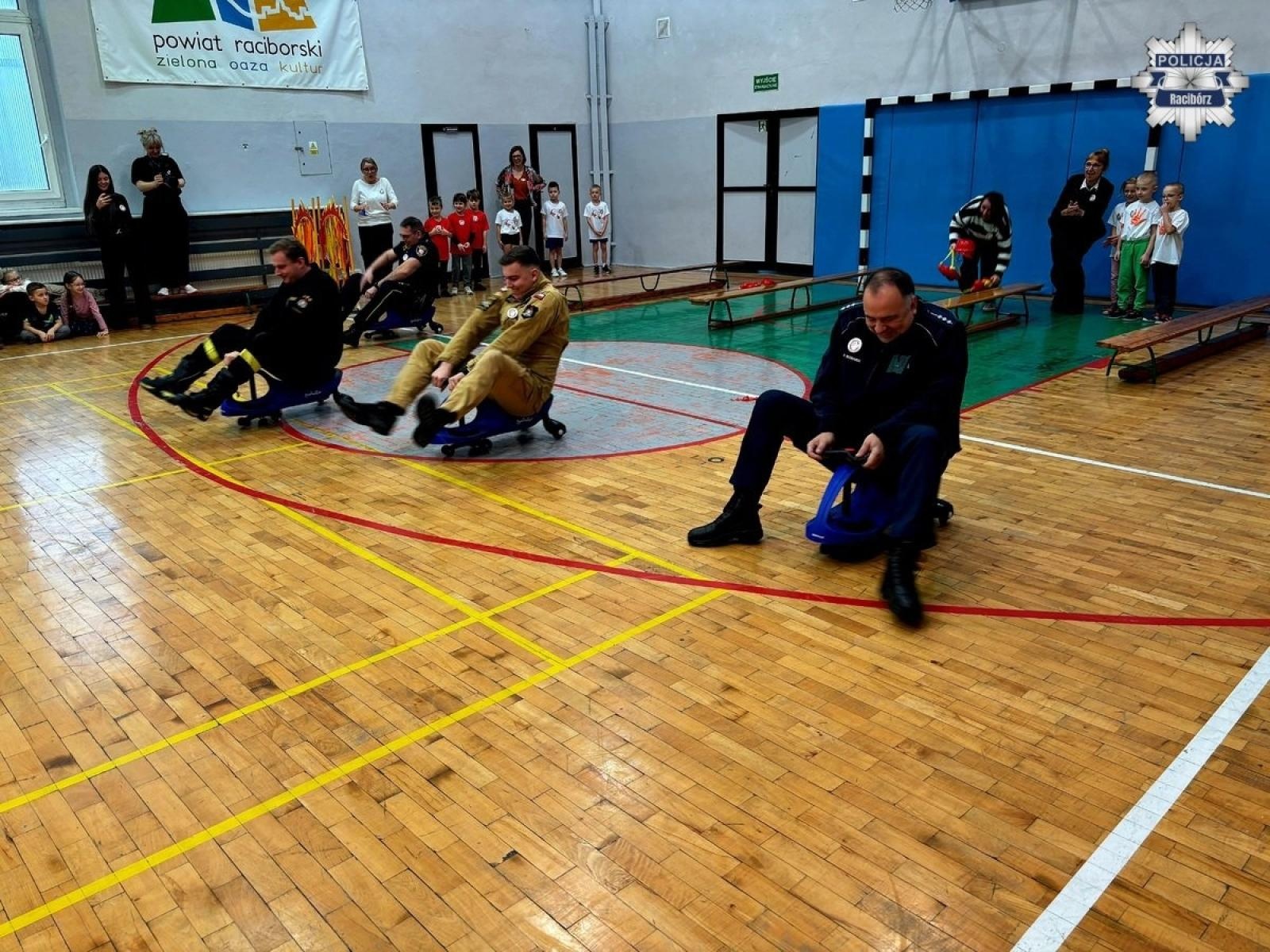 Zdjęcie w galerii na portalu naszraciborz.pl: Znam, wiem, umiem. Konkurs Bezpieczny przedszkolak w PCS wiadomości z regionu