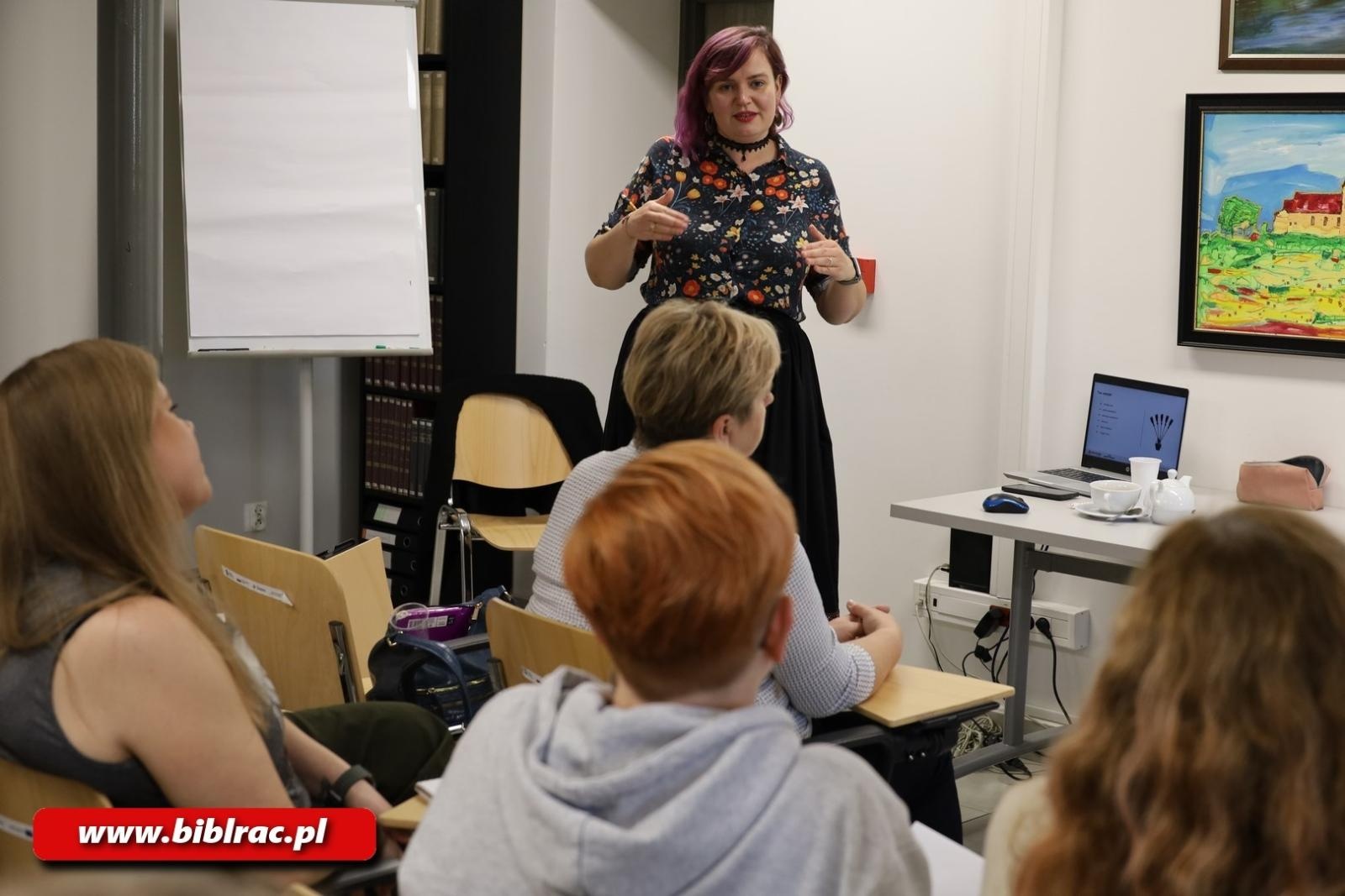 Zdjęcie w galerii na portalu naszraciborz.pl: Bibliotekarz – nowe możliwości wiadomości z regionu