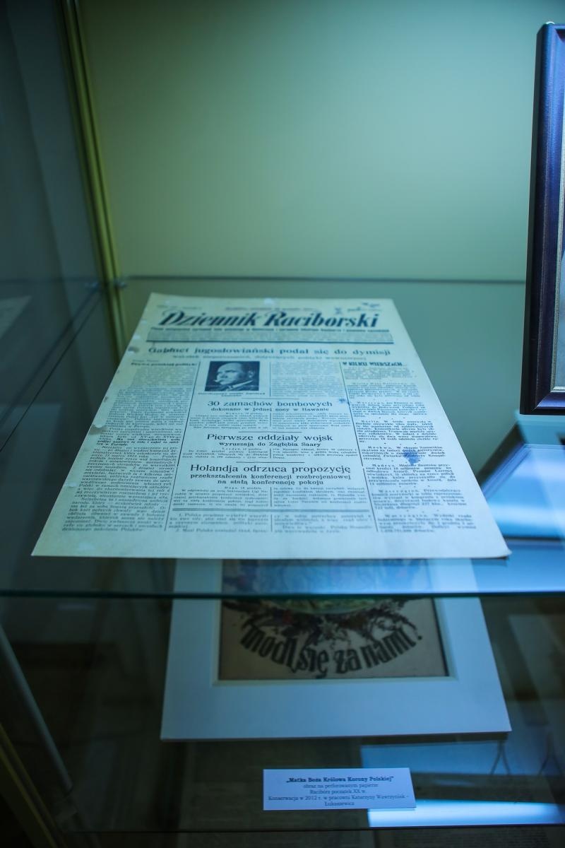 Zdjęcie w galerii na portalu naszraciborz.pl: Spotkanie z zabytkami: papierowe skarby pod opieką konserwatora wiadomości z regionu