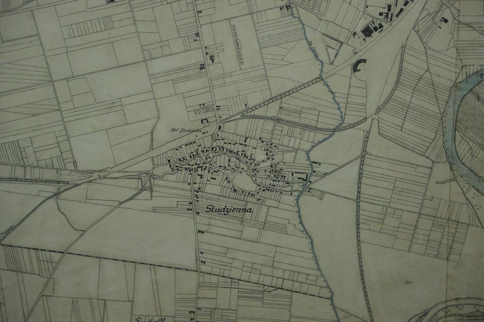 Zdjęcie w galerii na portalu naszraciborz.pl: Spotkanie z zabytkami: papierowe skarby pod opieką konserwatora wiadomości z regionu