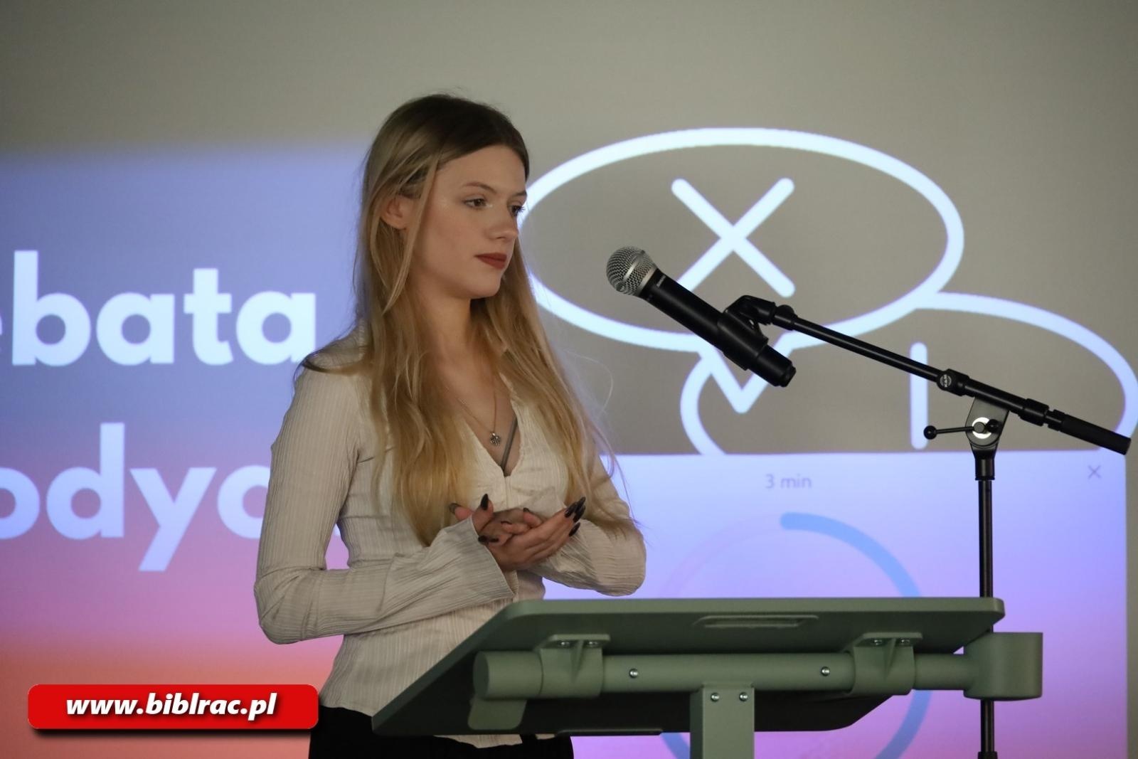 Zdjęcie w galerii na portalu naszraciborz.pl: II Debata Młodych na Stacji Młodych wiadomości z regionu