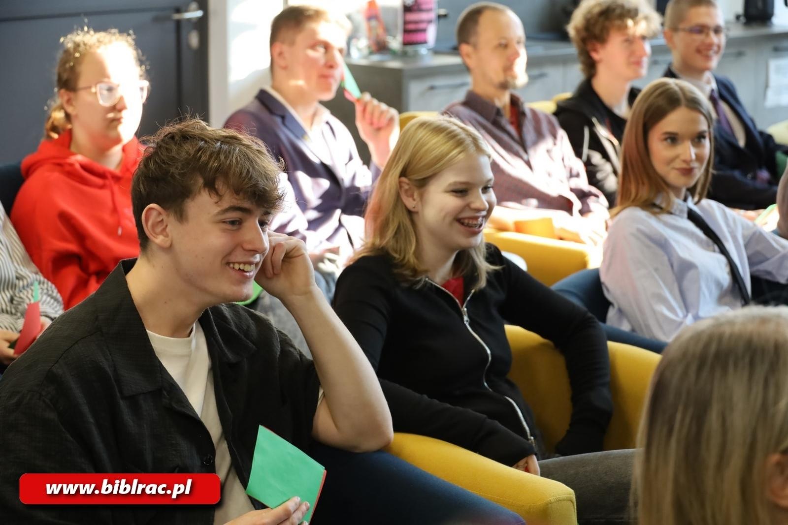 Zdjęcie w galerii na portalu naszraciborz.pl: II Debata Młodych na Stacji Młodych wiadomości z regionu