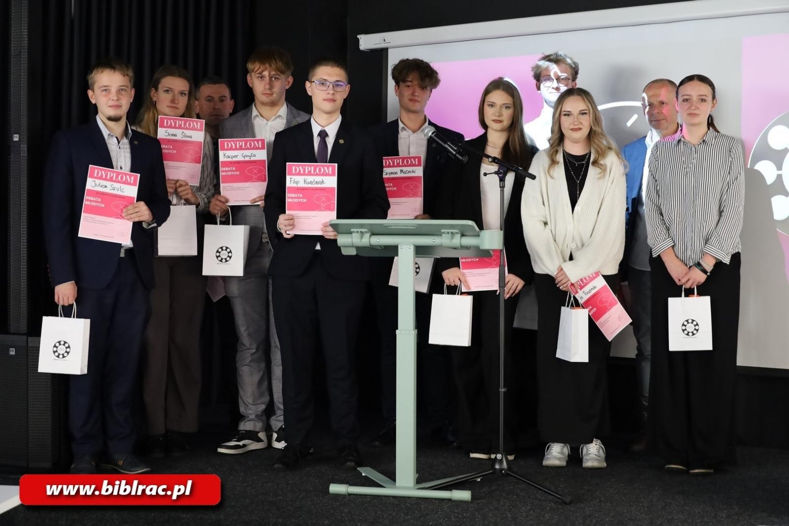 Zdjęcie w galerii na portalu naszraciborz.pl: II Debata Młodych na Stacji Młodych wiadomości z regionu