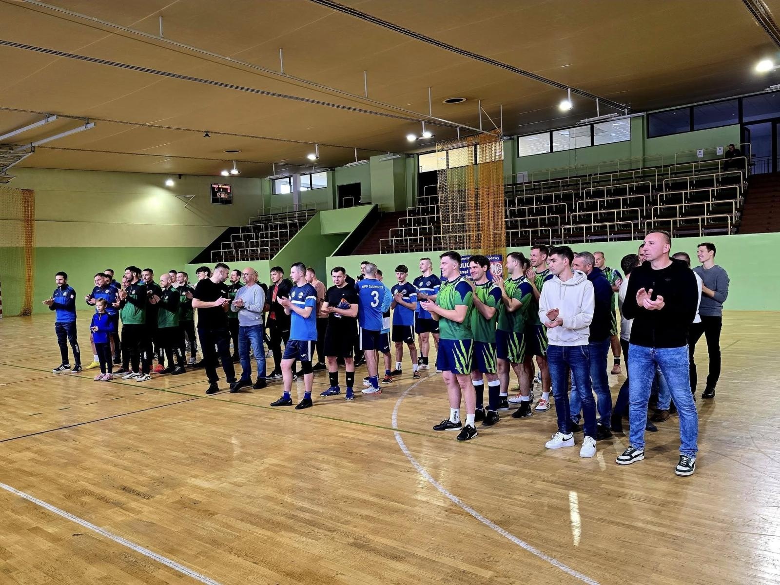 Zdjęcie w galerii na portalu naszraciborz.pl: Turniej futsalu służb mundurowych w Kuźni Raciborskiej. Śląscy terytorialsi najlepsi wiadomości z regionu