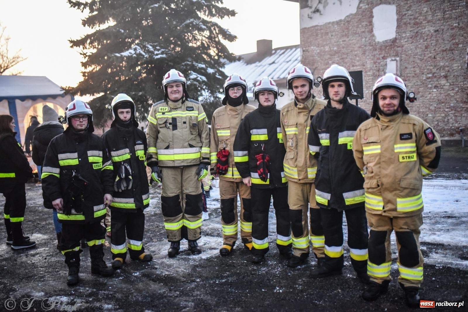 Zdjęcie w galerii na portalu naszraciborz.pl: Powitanie nowego średniego wozu bojowego OSP Maków wiadomości z regionu