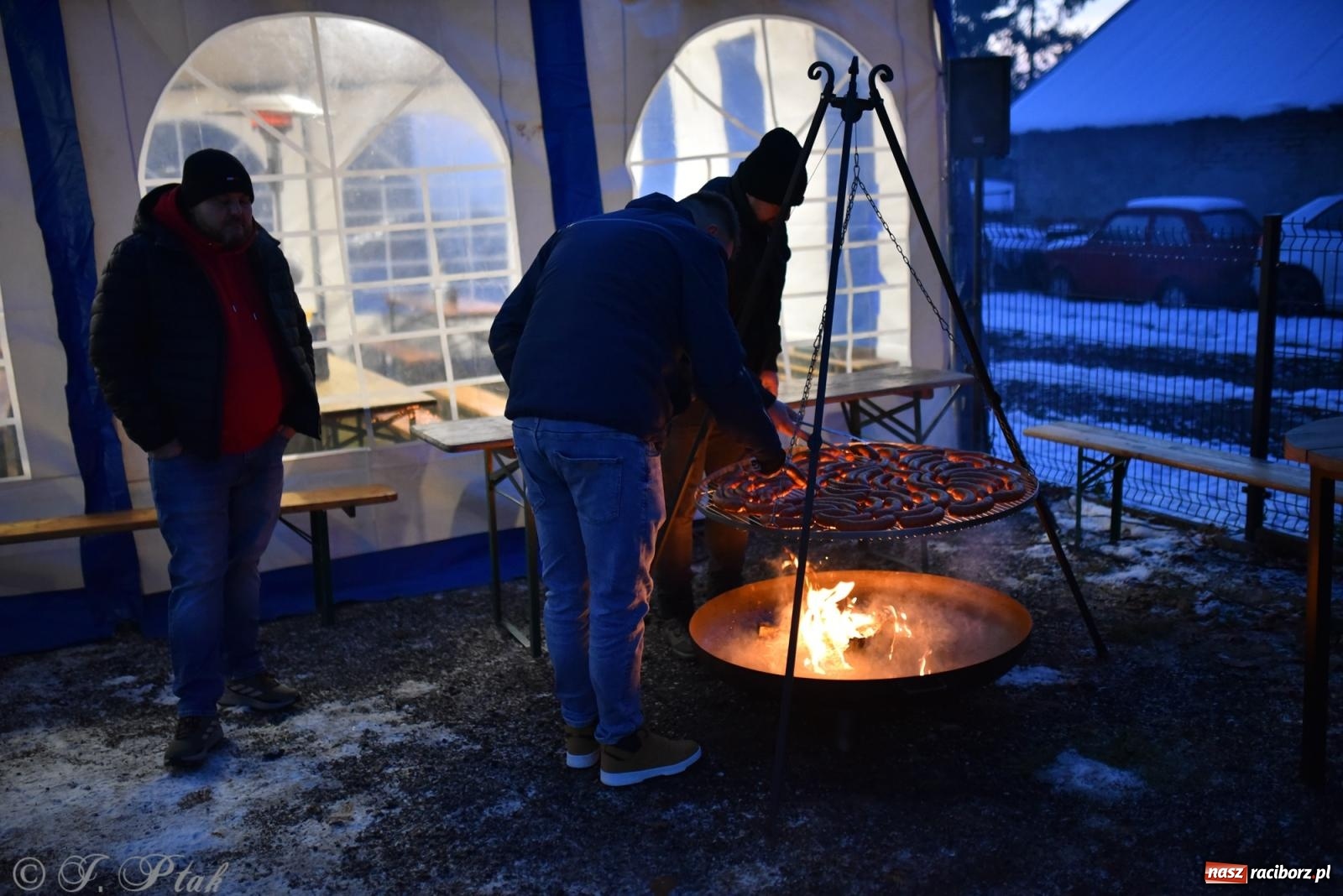 Zdjęcie w galerii na portalu naszraciborz.pl: Powitanie nowego średniego wozu bojowego OSP Maków wiadomości z regionu