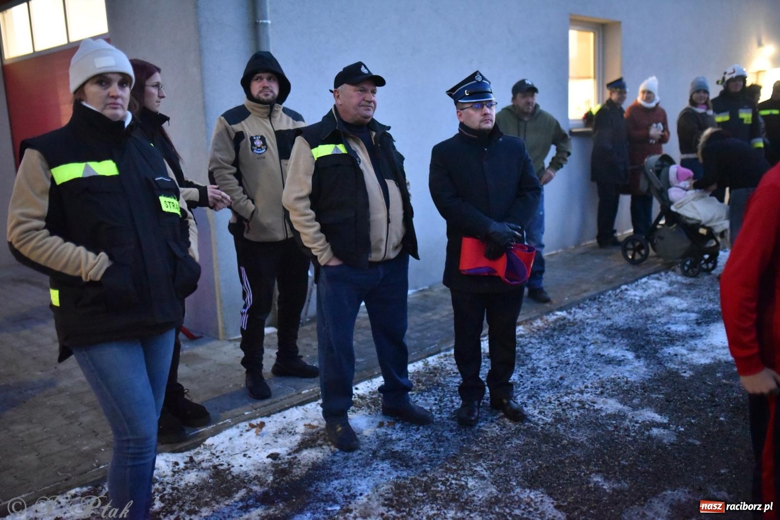 Zdjęcie w galerii na portalu naszraciborz.pl: Powitanie nowego średniego wozu bojowego OSP Maków wiadomości z regionu