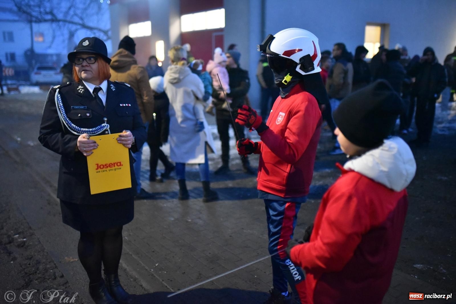 Zdjęcie w galerii na portalu naszraciborz.pl: Powitanie nowego średniego wozu bojowego OSP Maków wiadomości z regionu