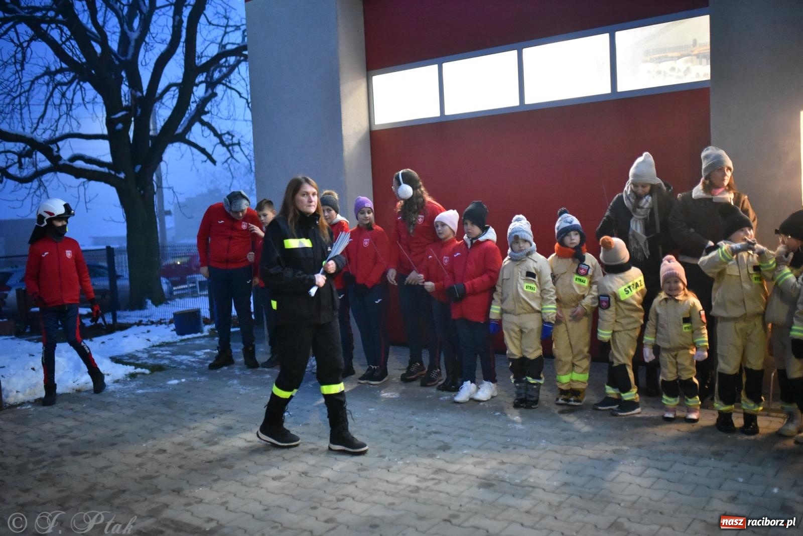 Zdjęcie w galerii na portalu naszraciborz.pl: Powitanie nowego średniego wozu bojowego OSP Maków wiadomości z regionu
