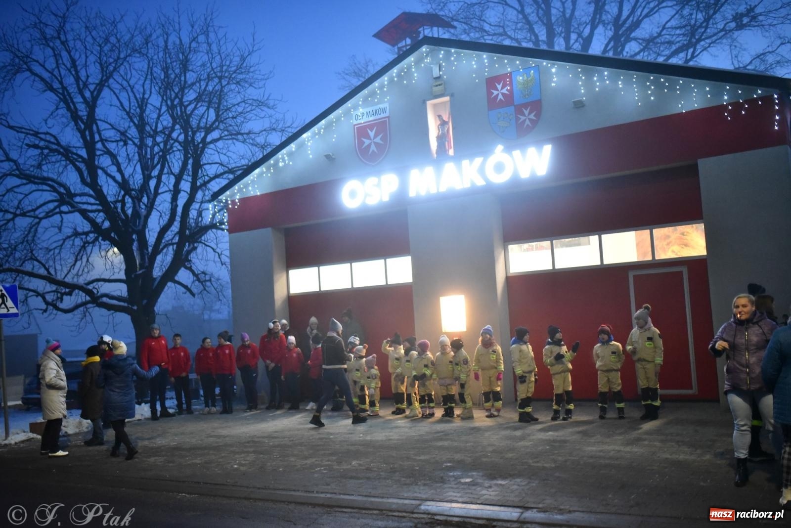 Zdjęcie w galerii na portalu naszraciborz.pl: Powitanie nowego średniego wozu bojowego OSP Maków wiadomości z regionu