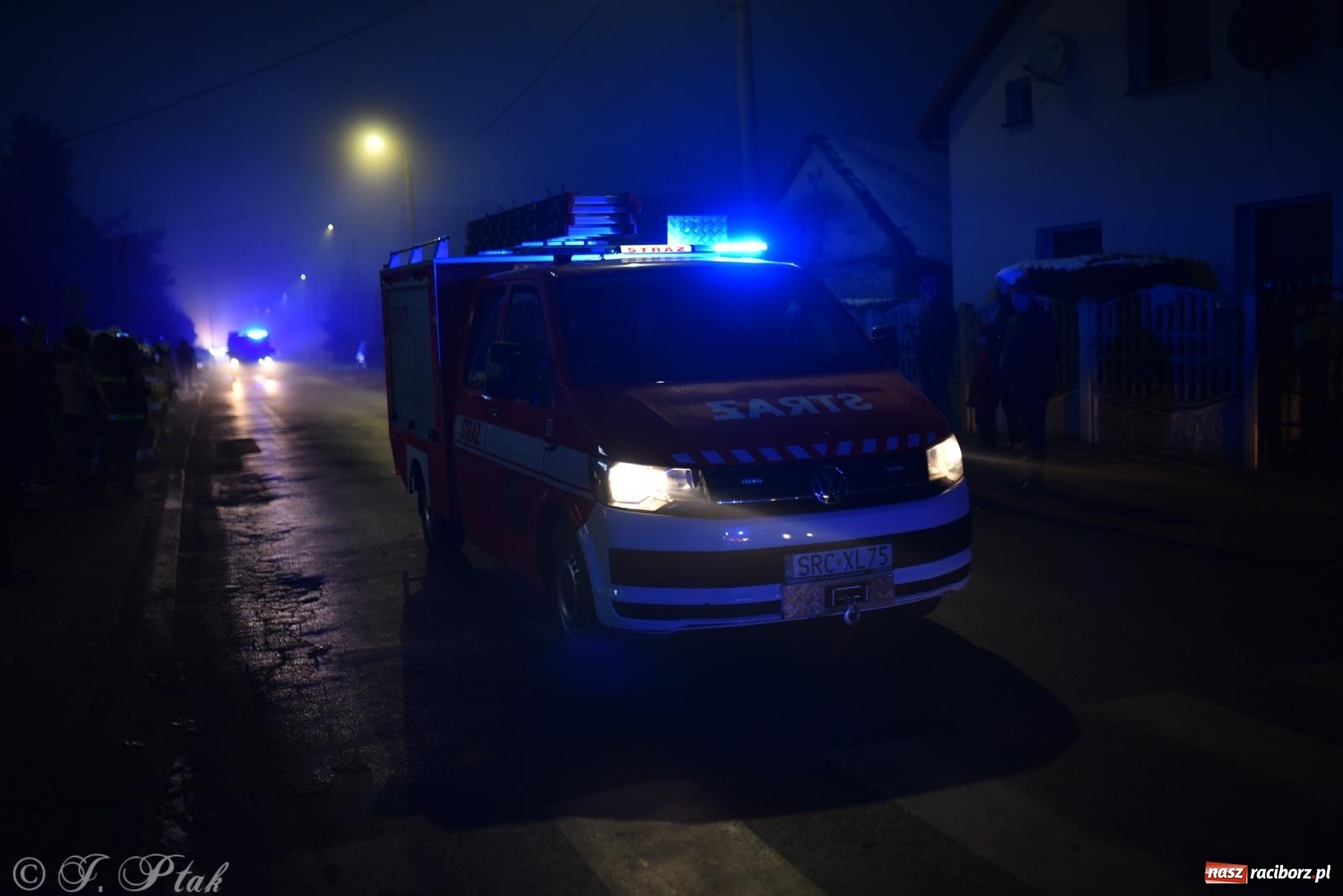 Zdjęcie w galerii na portalu naszraciborz.pl: Powitanie nowego średniego wozu bojowego OSP Maków wiadomości z regionu