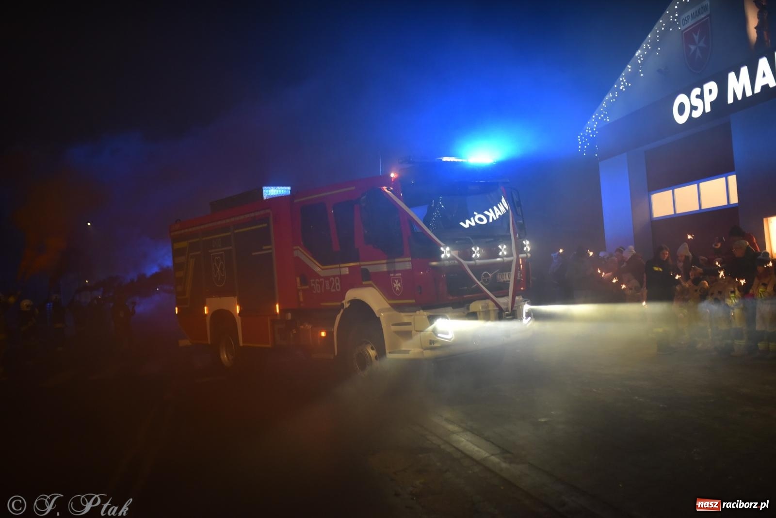 Zdjęcie w galerii na portalu naszraciborz.pl: Powitanie nowego średniego wozu bojowego OSP Maków wiadomości z regionu