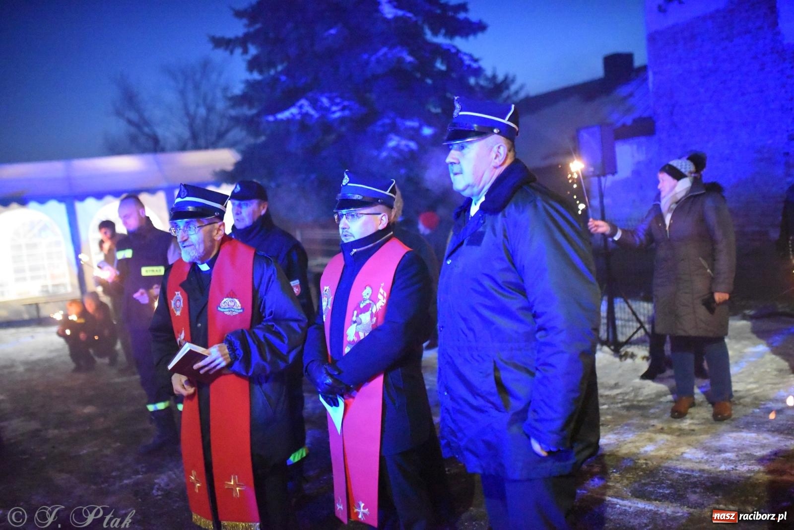 Zdjęcie w galerii na portalu naszraciborz.pl: Powitanie nowego średniego wozu bojowego OSP Maków wiadomości z regionu