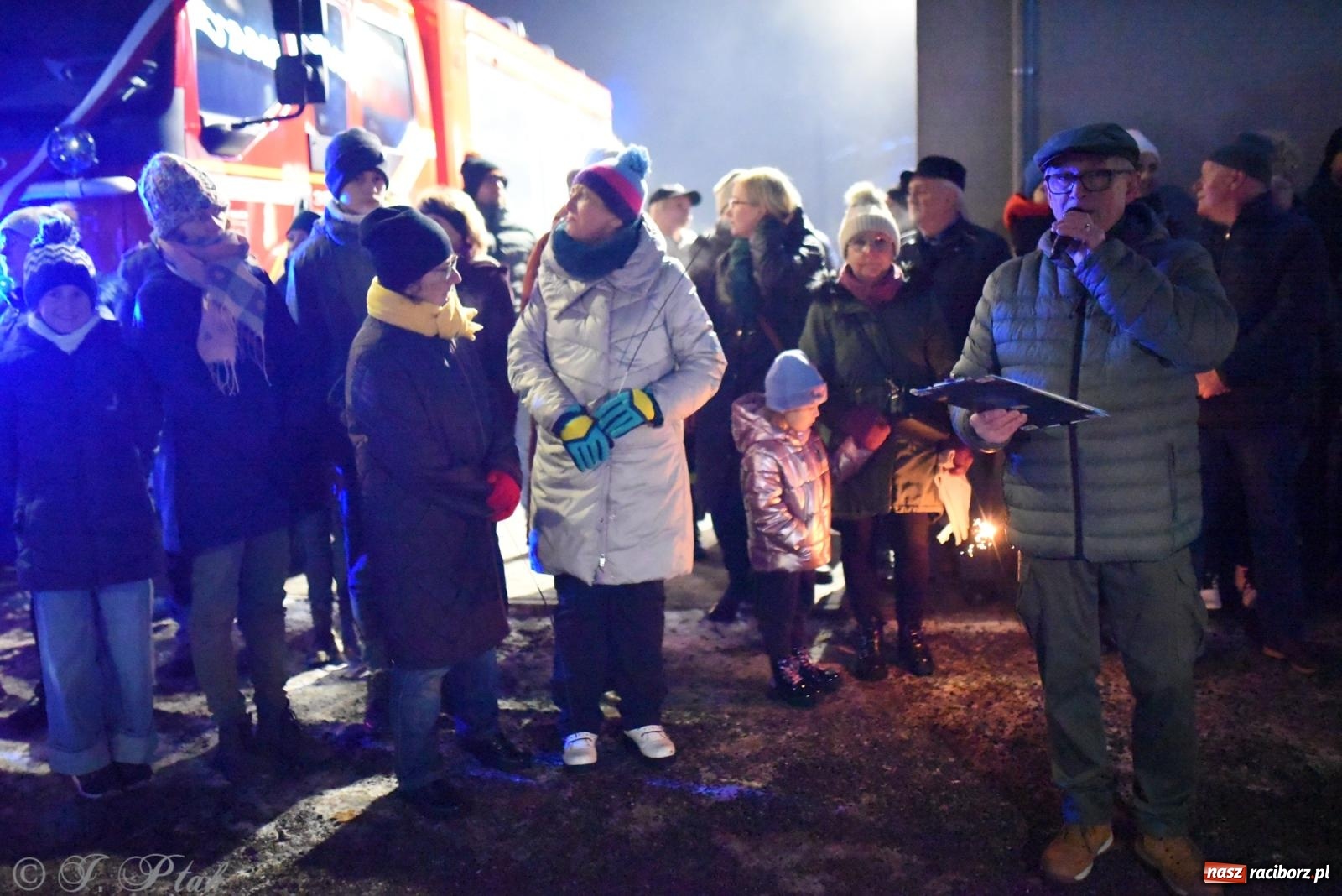 Zdjęcie w galerii na portalu naszraciborz.pl: Powitanie nowego średniego wozu bojowego OSP Maków wiadomości z regionu