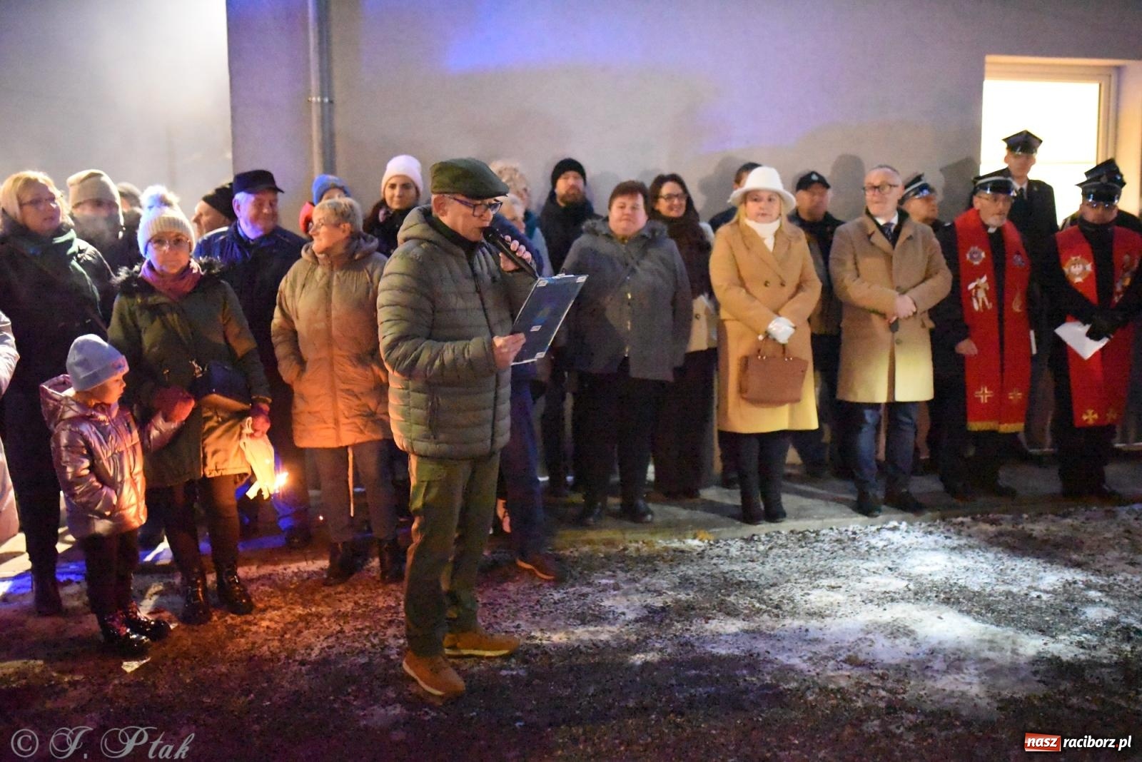 Zdjęcie w galerii na portalu naszraciborz.pl: Powitanie nowego średniego wozu bojowego OSP Maków wiadomości z regionu