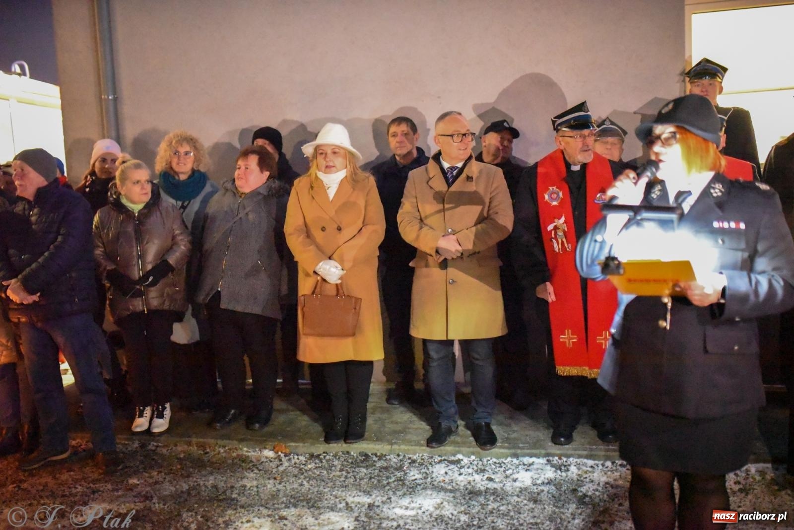 Zdjęcie w galerii na portalu naszraciborz.pl: Powitanie nowego średniego wozu bojowego OSP Maków wiadomości z regionu