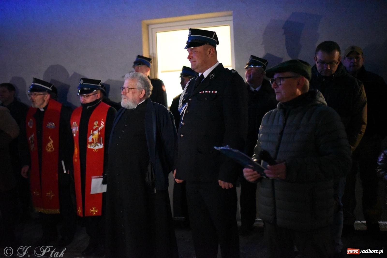 Zdjęcie w galerii na portalu naszraciborz.pl: Powitanie nowego średniego wozu bojowego OSP Maków wiadomości z regionu