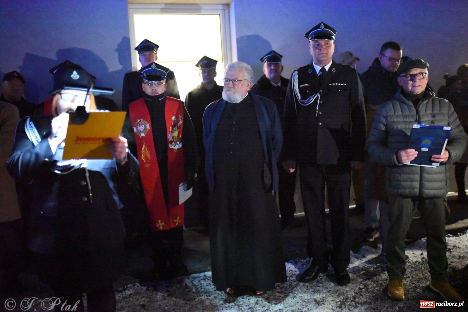 Zdjęcie w galerii na portalu naszraciborz.pl: Powitanie nowego średniego wozu bojowego OSP Maków wiadomości z regionu