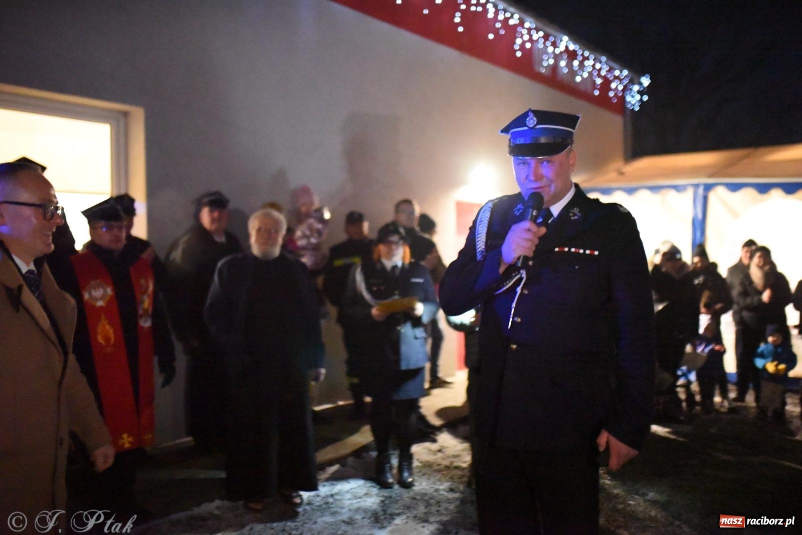 Zdjęcie w galerii na portalu naszraciborz.pl: Powitanie nowego średniego wozu bojowego OSP Maków wiadomości z regionu