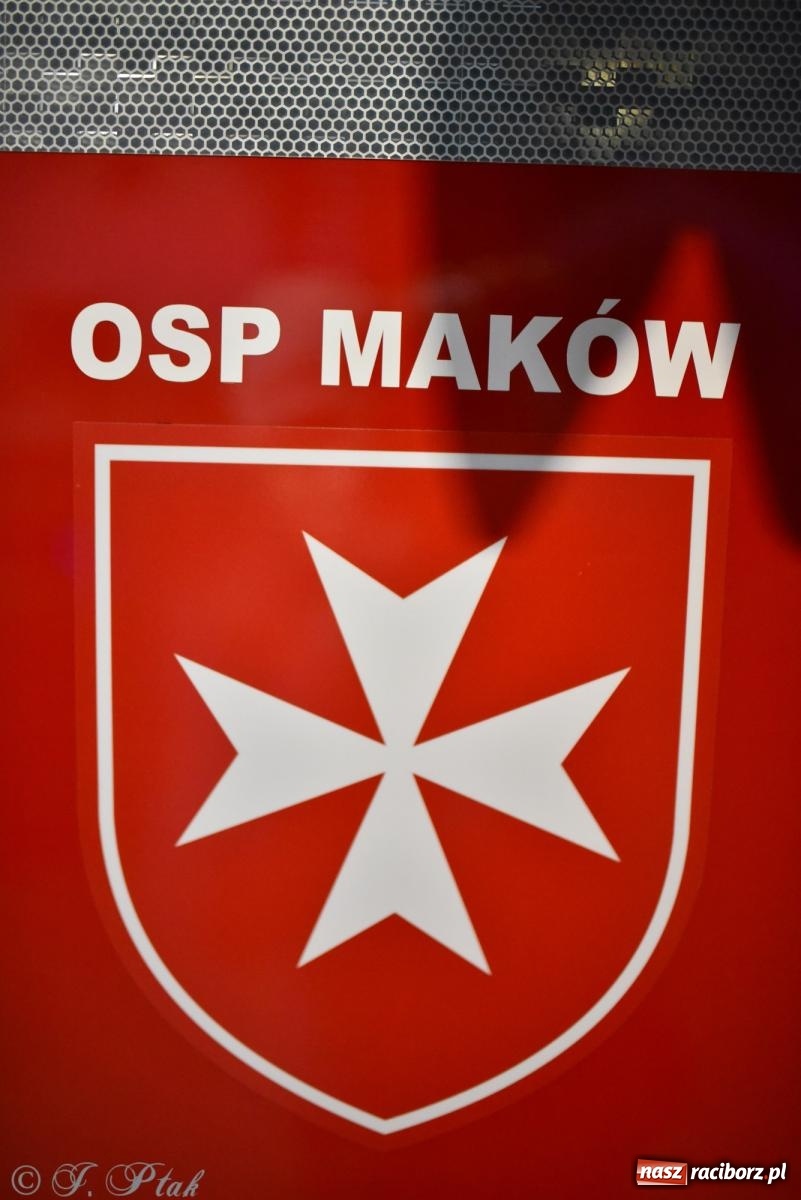 Zdjęcie w galerii na portalu naszraciborz.pl: Powitanie nowego średniego wozu bojowego OSP Maków wiadomości z regionu