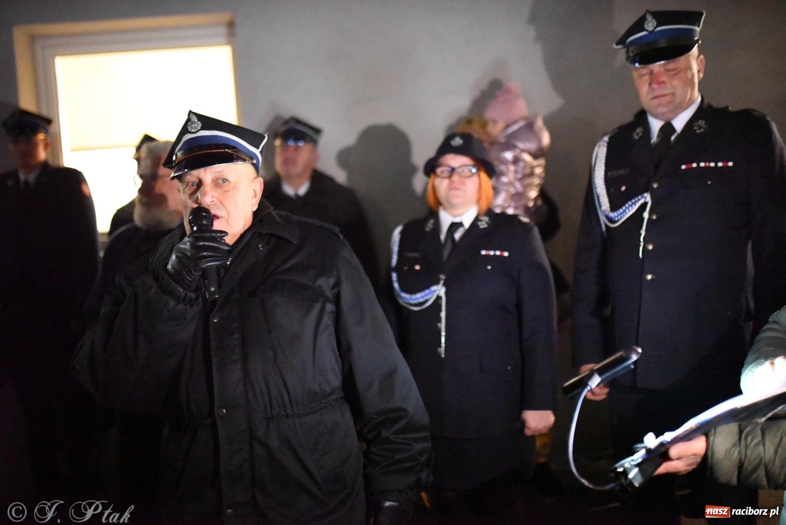 Zdjęcie w galerii na portalu naszraciborz.pl: Powitanie nowego średniego wozu bojowego OSP Maków wiadomości z regionu