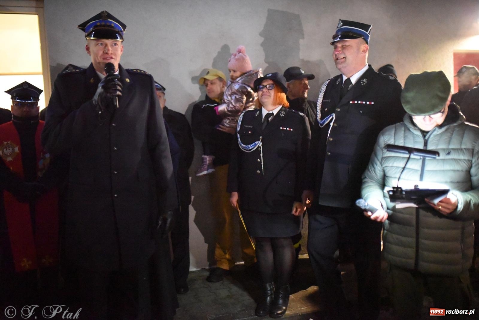 Zdjęcie w galerii na portalu naszraciborz.pl: Powitanie nowego średniego wozu bojowego OSP Maków wiadomości z regionu