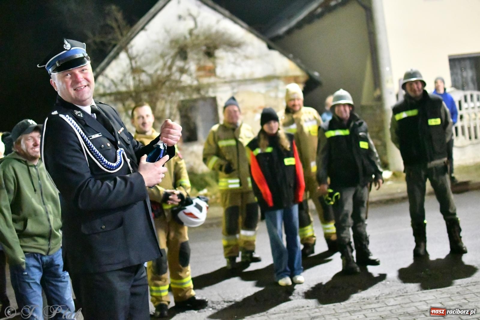 Zdjęcie w galerii na portalu naszraciborz.pl: Powitanie nowego średniego wozu bojowego OSP Maków wiadomości z regionu