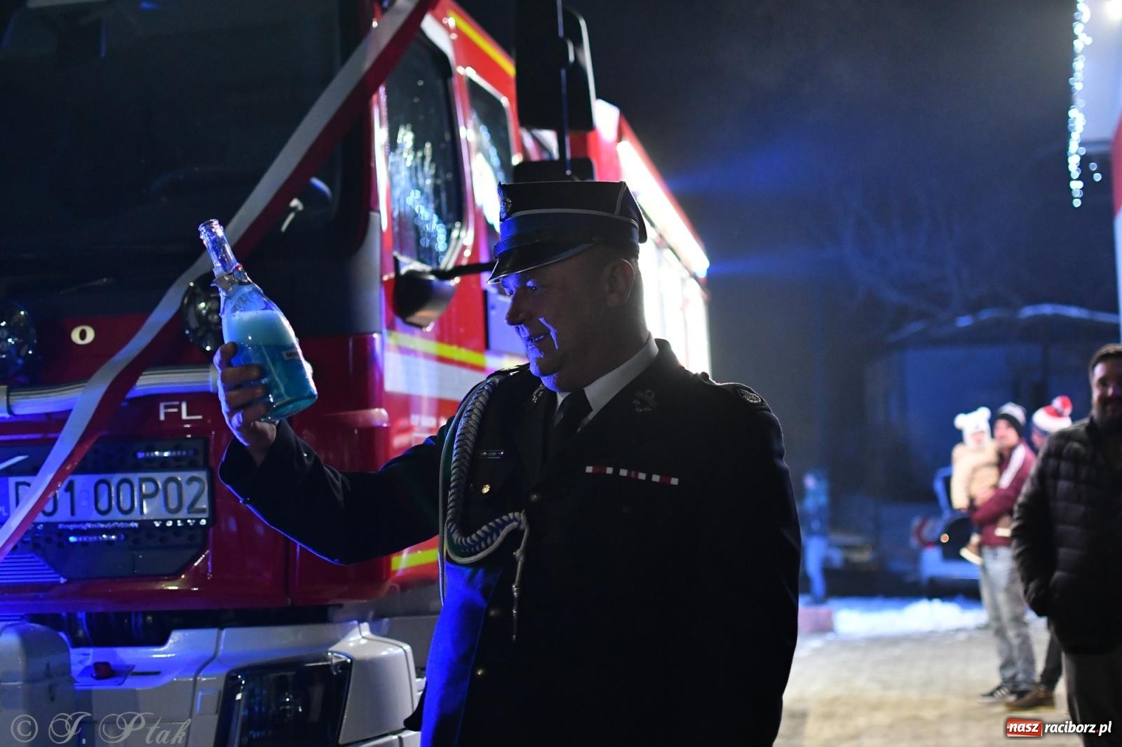 Zdjęcie w galerii na portalu naszraciborz.pl: Powitanie nowego średniego wozu bojowego OSP Maków wiadomości z regionu