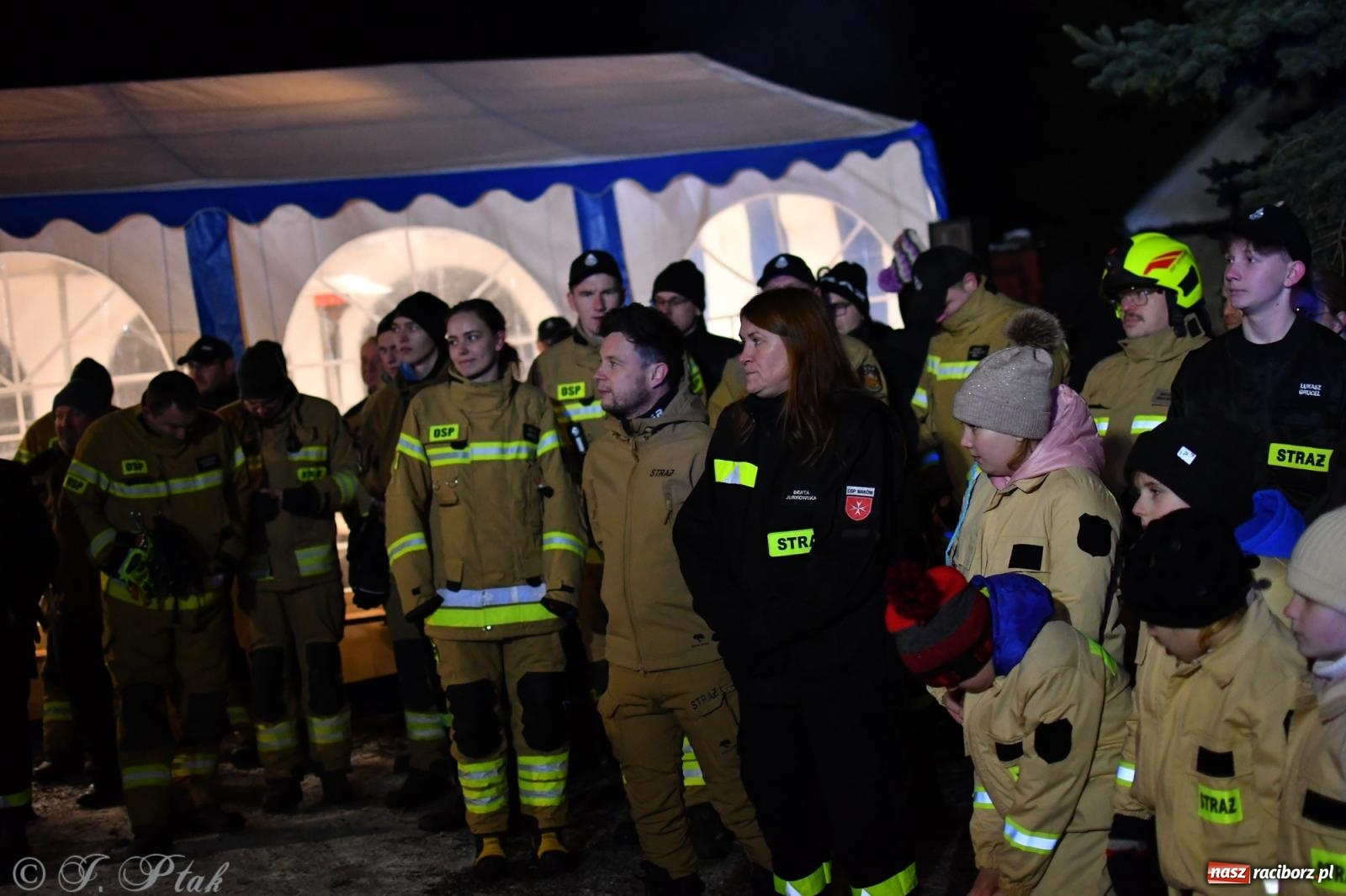 Zdjęcie w galerii na portalu naszraciborz.pl: Powitanie nowego średniego wozu bojowego OSP Maków wiadomości z regionu