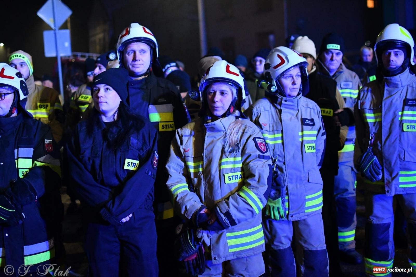 Zdjęcie w galerii na portalu naszraciborz.pl: Powitanie nowego średniego wozu bojowego OSP Maków wiadomości z regionu