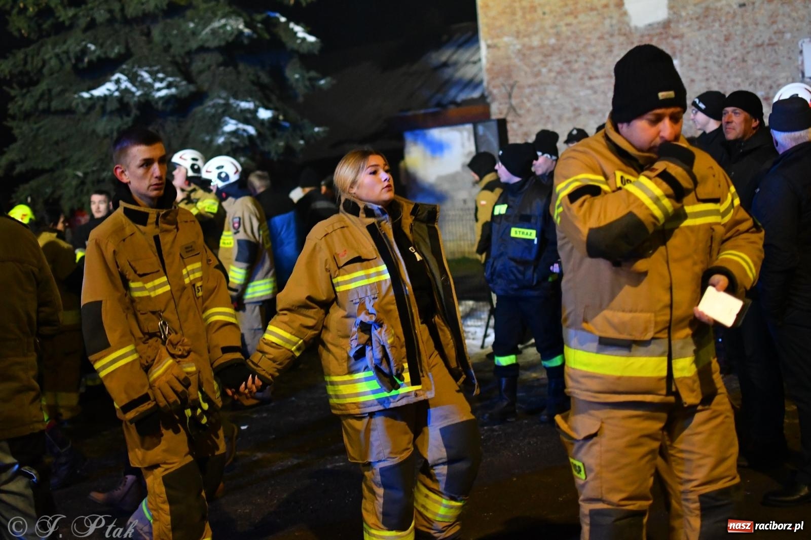 Zdjęcie w galerii na portalu naszraciborz.pl: Powitanie nowego średniego wozu bojowego OSP Maków wiadomości z regionu