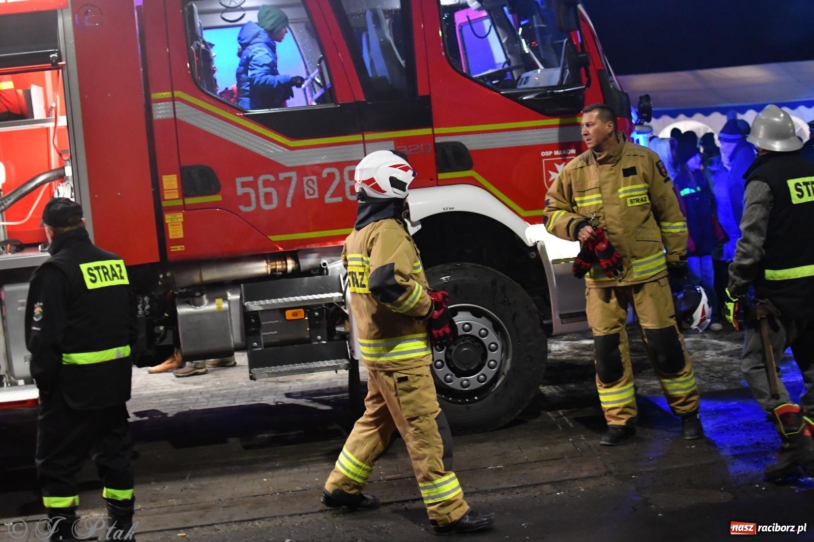 Zdjęcie w galerii na portalu naszraciborz.pl: Powitanie nowego średniego wozu bojowego OSP Maków wiadomości z regionu