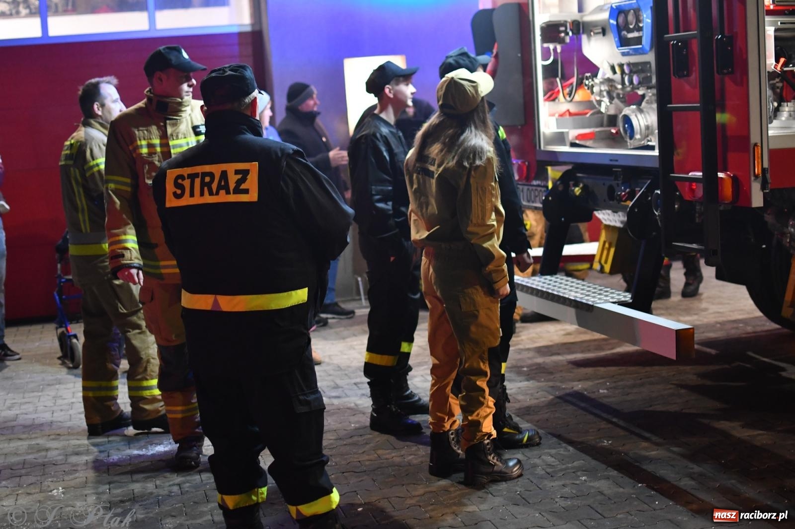 Zdjęcie w galerii na portalu naszraciborz.pl: Powitanie nowego średniego wozu bojowego OSP Maków wiadomości z regionu