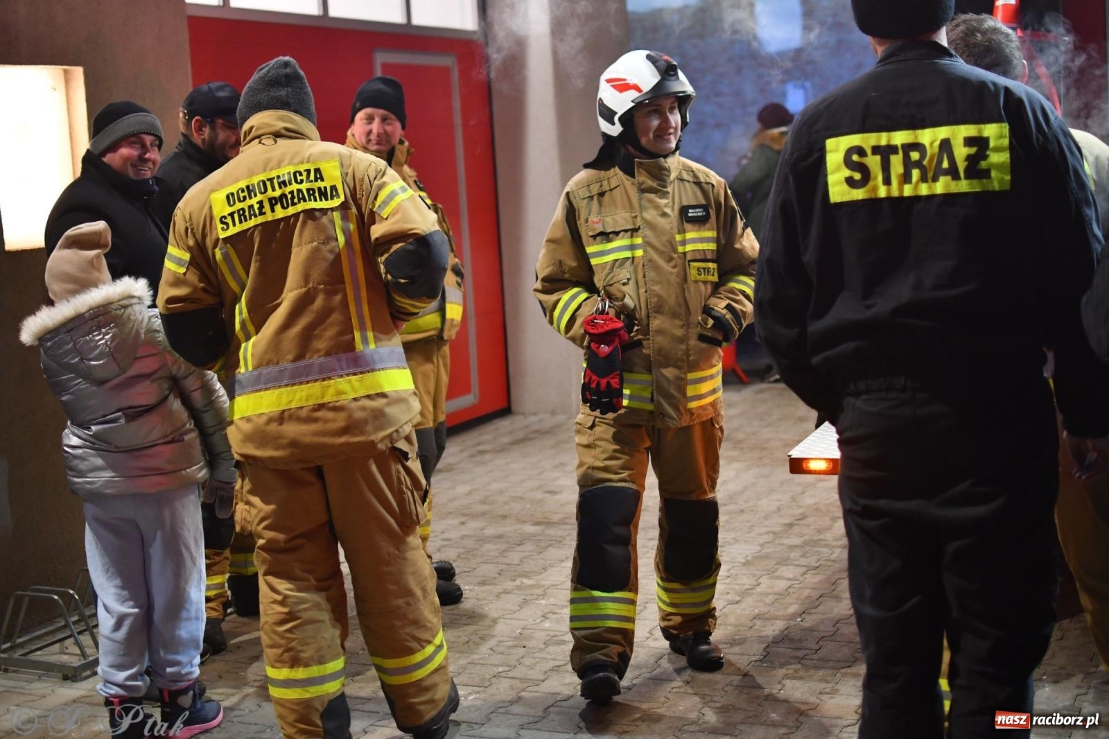 Zdjęcie w galerii na portalu naszraciborz.pl: Powitanie nowego średniego wozu bojowego OSP Maków wiadomości z regionu