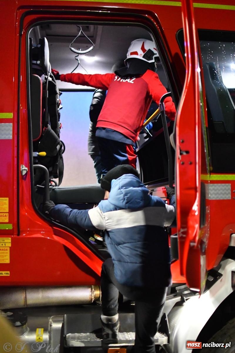 Zdjęcie w galerii na portalu naszraciborz.pl: Powitanie nowego średniego wozu bojowego OSP Maków wiadomości z regionu