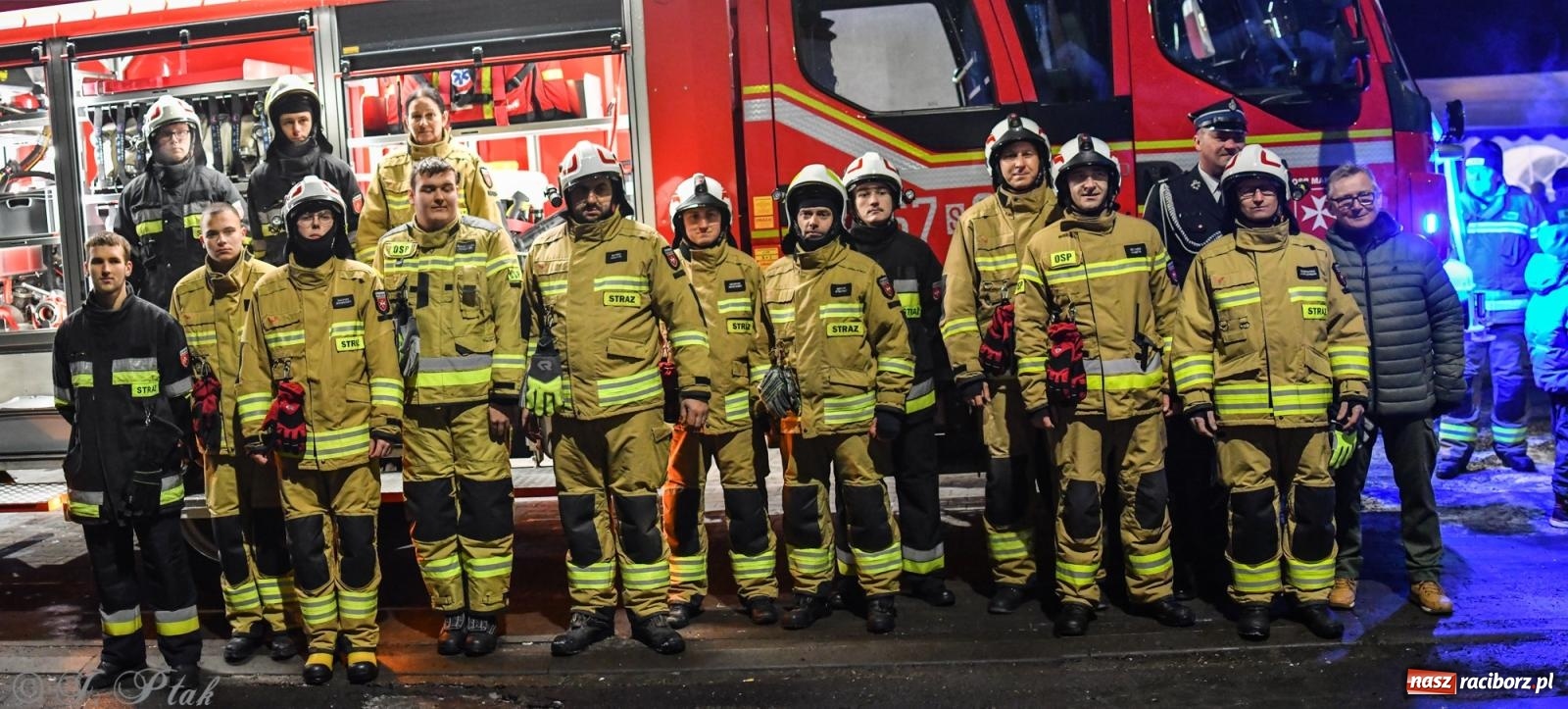 Zdjęcie w galerii na portalu naszraciborz.pl: Powitanie nowego średniego wozu bojowego OSP Maków wiadomości z regionu