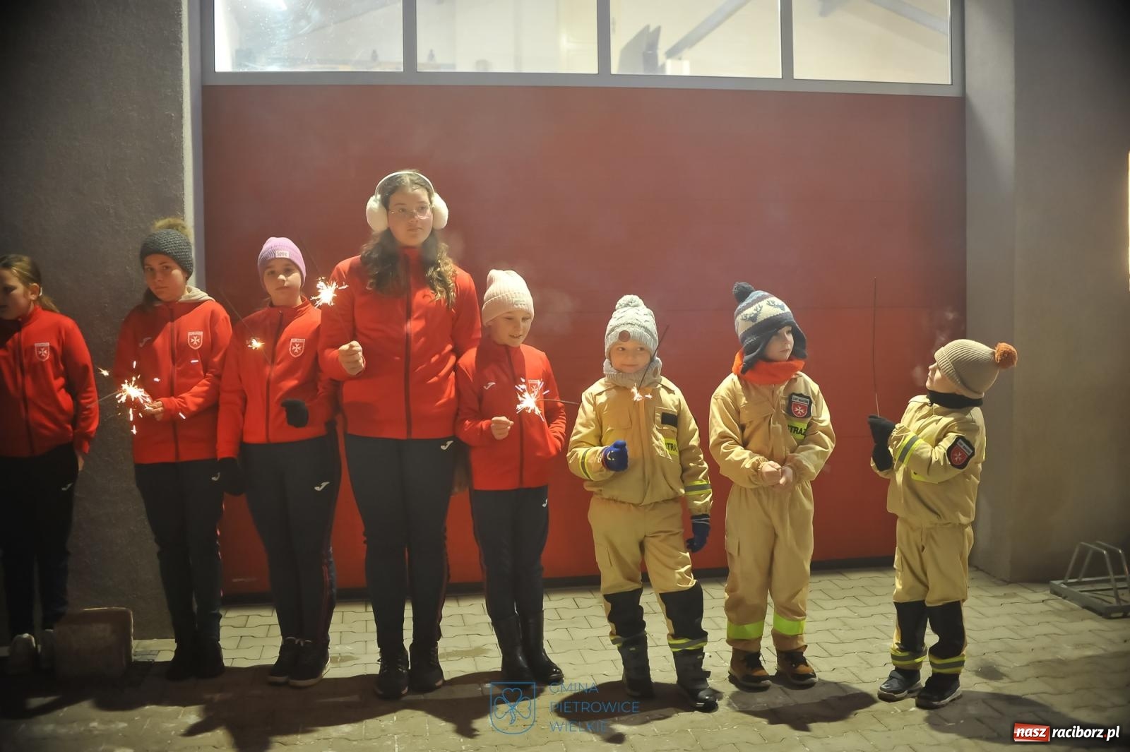 Zdjęcie w galerii na portalu naszraciborz.pl: Powitanie nowego średniego wozu bojowego OSP Maków wiadomości z regionu