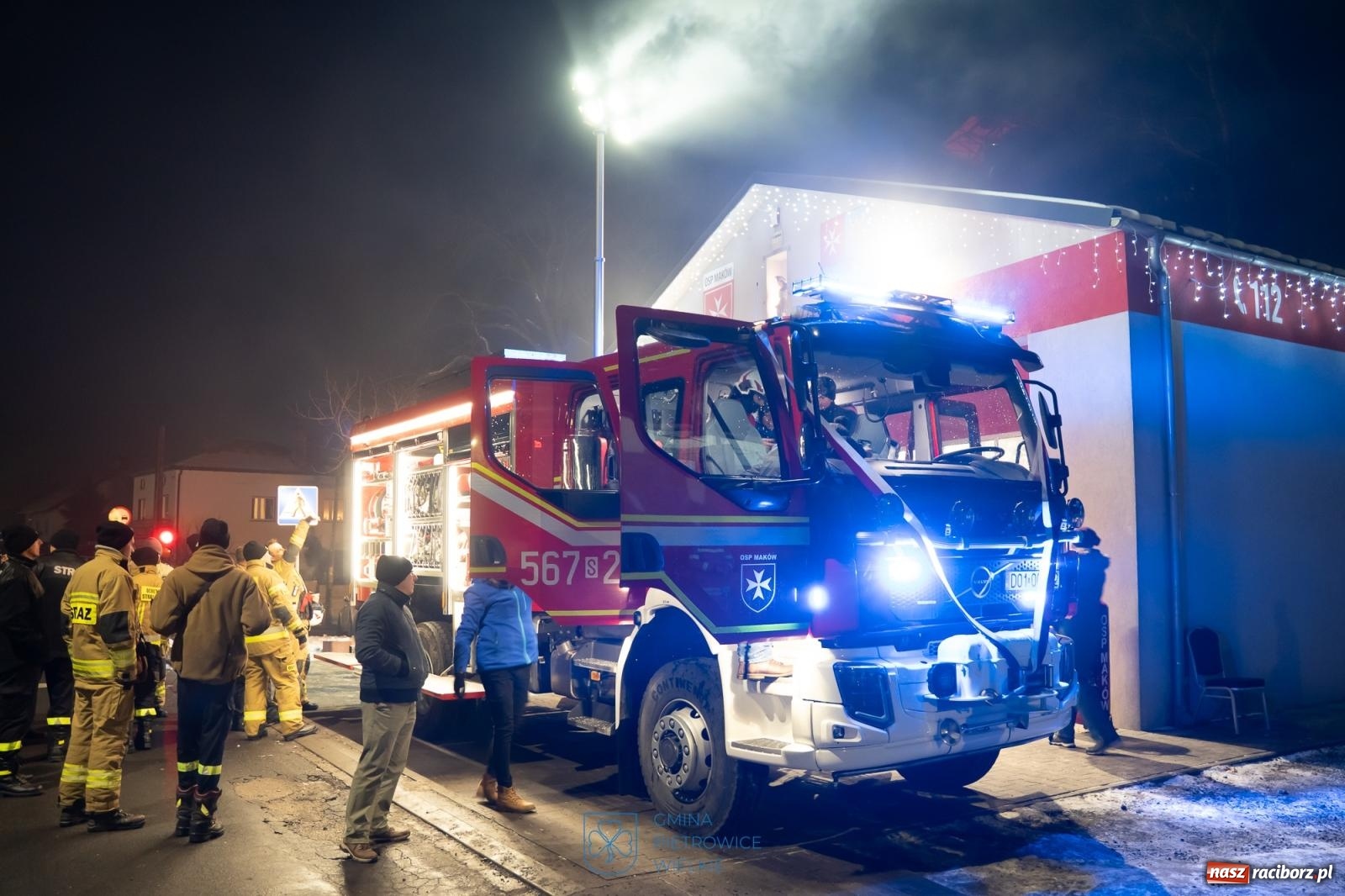 Zdjęcie w galerii na portalu naszraciborz.pl: Powitanie nowego średniego wozu bojowego OSP Maków wiadomości z regionu